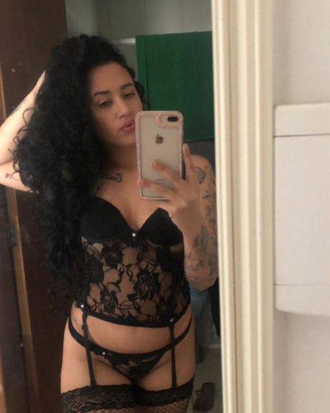 Escorts Gabriella Vilela in Santa Catarina