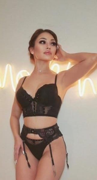Escorts Tati en Dubai