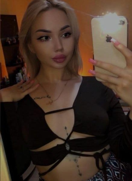 Escorts Kira in Dubai