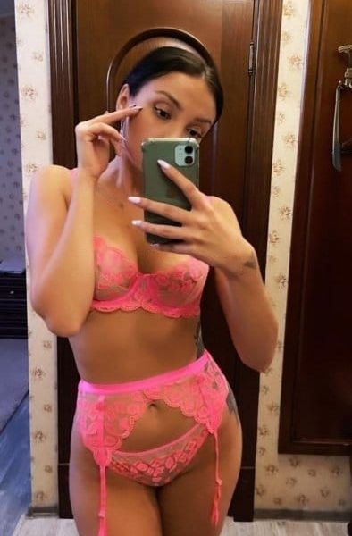 Escorts Zemfira in Dubai