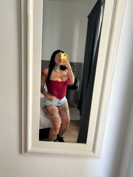 Nicole 