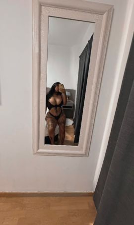 Nicole 