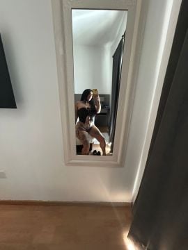 Nicole 