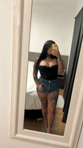 Nicole 