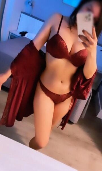 Escorts Fernanda Versiani en Florianópolis