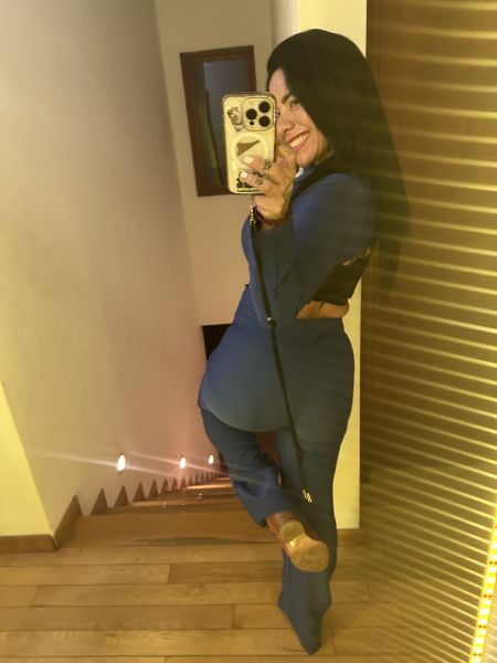 Hola amores soy una terrible mujer,super caliente mimosa,ideal para disfrutar cada centrimetro de mis curvas generosa.
Un trato tan agradable como sensual,caliente,dulce y delicada .
En mis masajes tenes los perfectos 
Eroticos y sexuales mimos caricias con buen trato la mejor onda y la mejor previa amo hacer tríos 😍
Me gustan los cambios de roles,atencion parejas,fetiches.❤️‍🔥
Espacio intimo acondicionado,con absoluta discrecion e higiene totalmente garantizado .