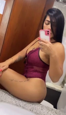 Bella Lopes