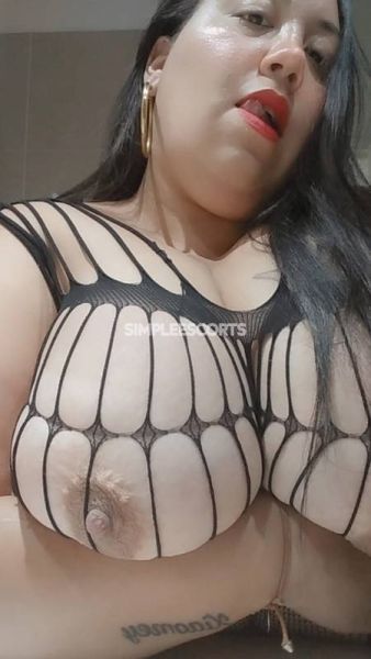 💦hola amor soy tu gordita pechugona 💦 de grandes pechos te realizó un rico trato de pololos caricias oral mutuo rusa americana corporal penetración todo bien rico y también vendo contenido hot 💦