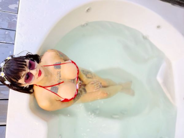 Hola amor 🥰 soy una Bebota real 🫦 Dispuesta a complacerte y calentarte hasta que me des la ultima gota 💦 y dejarnos sin aliento 😈 mi servicio es dependiendo el tiempo y servicio . 

Trabajo de manera presencial y también virtual, siempre en un ambiente privado (no es tipo bar). 

NO pido señas, para evitar cualquier posibilidad de estafa. Solo pido seriedad al momento de sacar el turno y responsabilidad para no reservar si después no van a asistir.

Te espero para que puedas desestresarte, pasar un lindo momento y disfrutar de conocernos 🩷✨