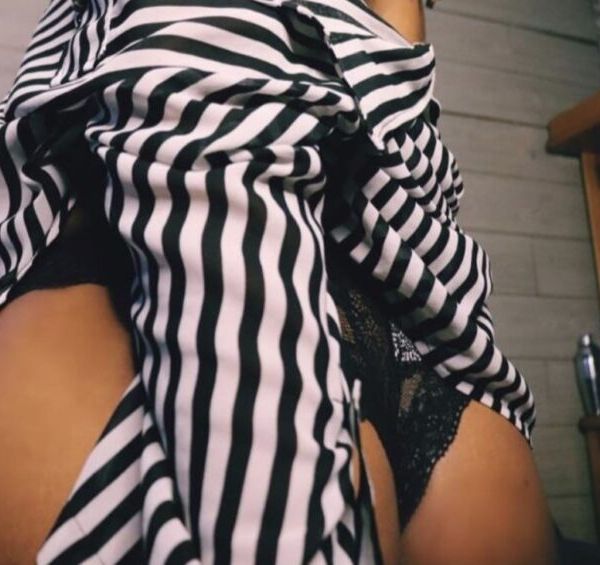 Escorts Karen Gomes em Minas Gerais