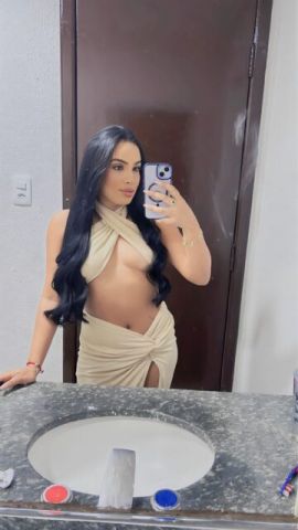 Larissa Fiori – Hotel/Motel