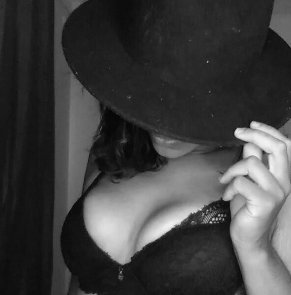 Escorts Danny Oliveira em Santa Catarina