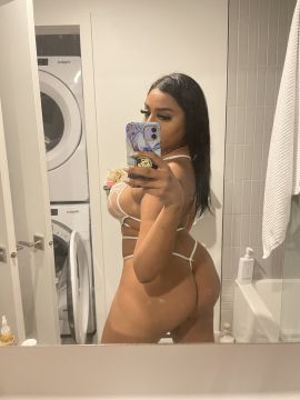 Naomi Anal