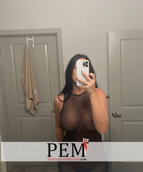 Escort Meena a Munich