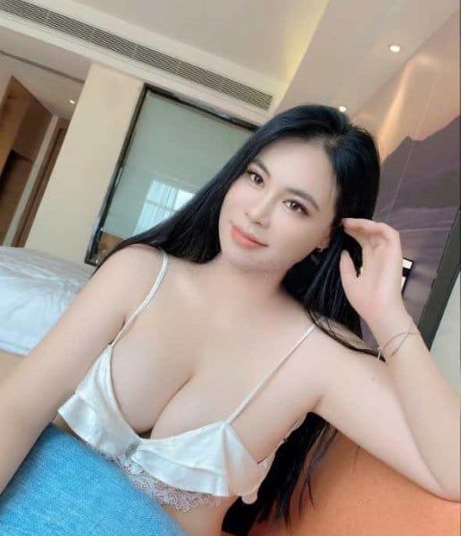 Escort Tina a Riyadh