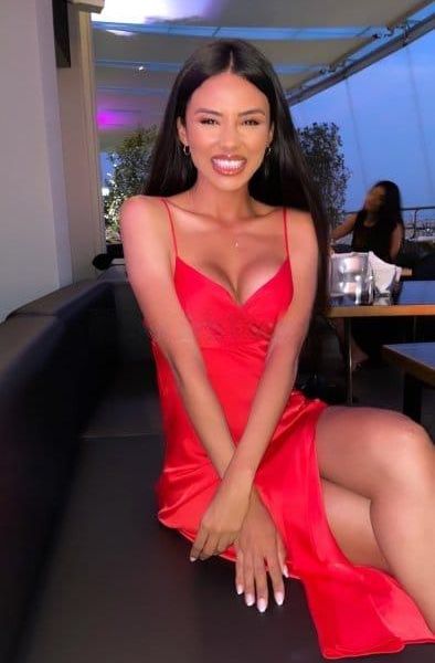 Escort Prettysury à Paris