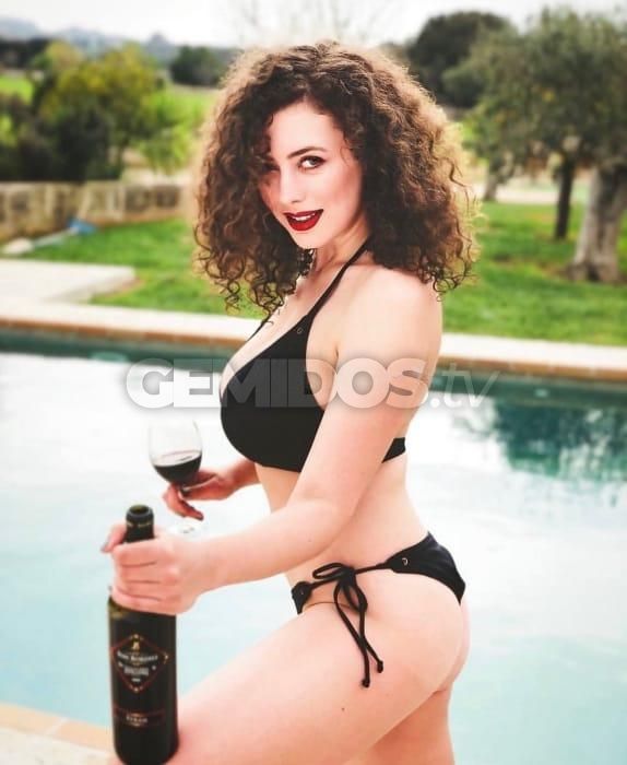 Curly Veronika