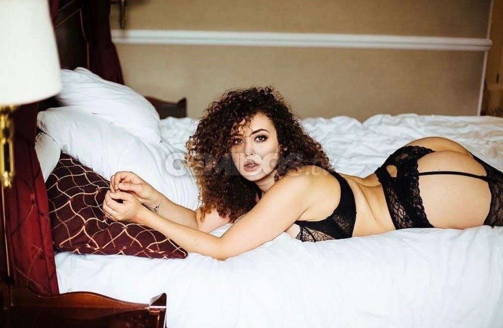 Curly Veronika