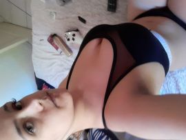 Jolie brune
