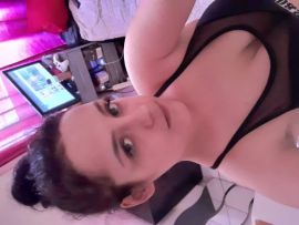 Jolie brune