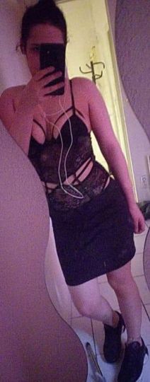 Jolie brune