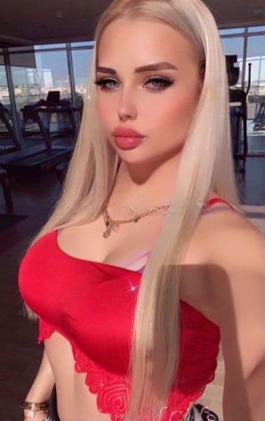 Escorts Elina in London