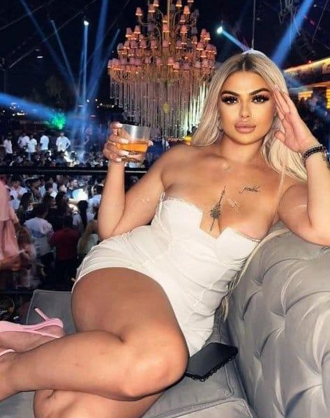 Escort Zehra 	 Istanbul