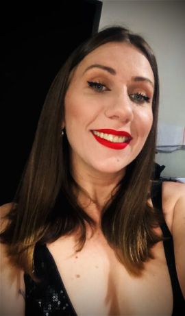 Juliana Almeida – Hotel/Motel