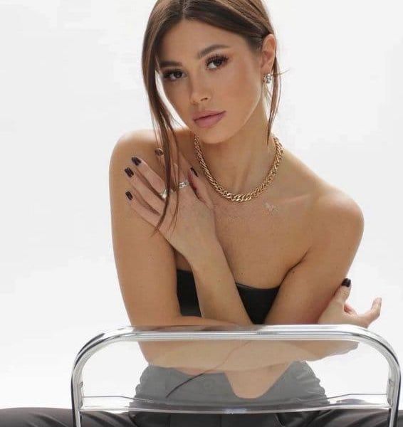 Escorts Alisa in Paris