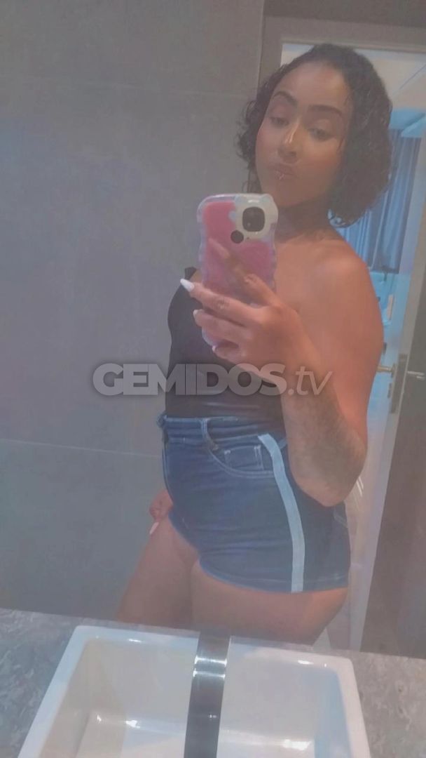 Monique Sampaio – Hotel/Motel 