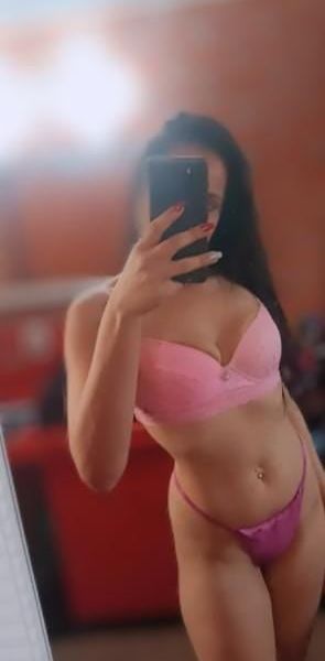 Julia Monteiro
