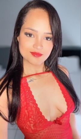 Julia Monteiro