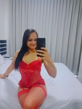 Julia Monteiro