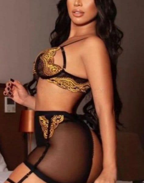 Escorts Maya in London