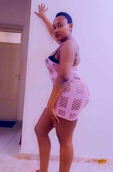 Escorts Shadia 	 Saudi Arabia