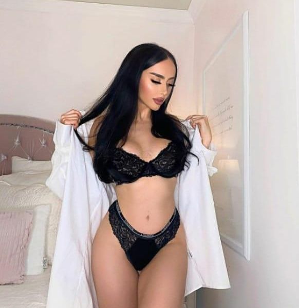 Escorts Crystal in Abha