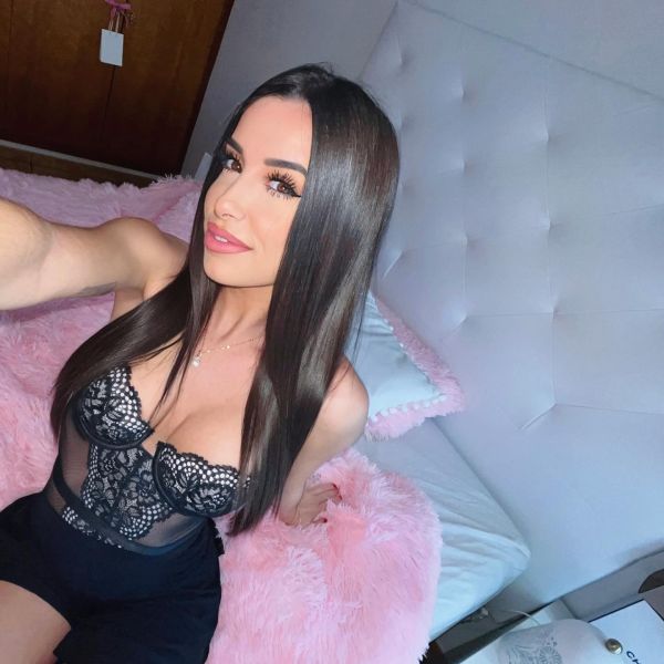 Escorts Mago in Paris