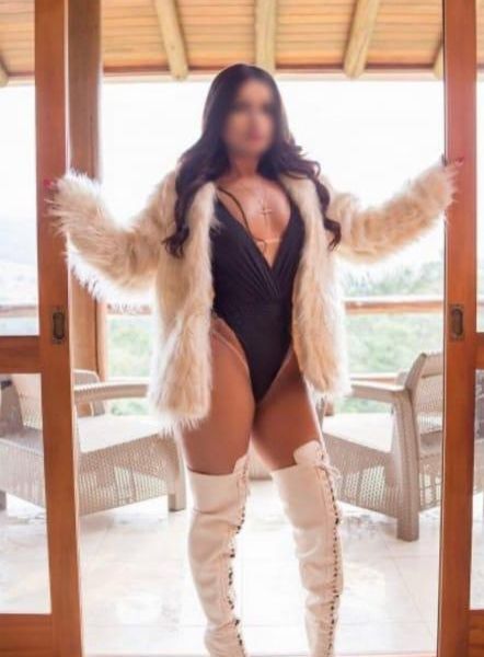 Escorts Paola en London