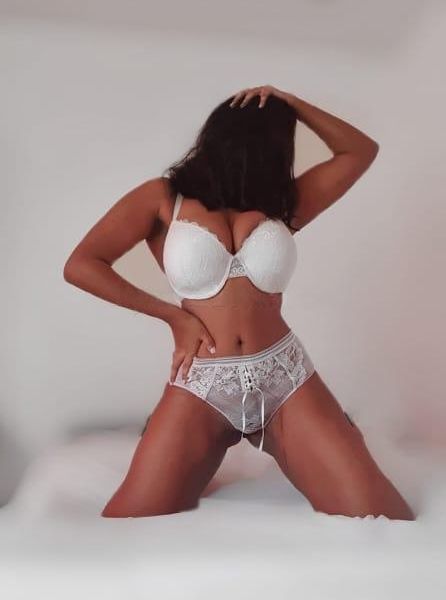 Escorts Caramelleona in Manchester