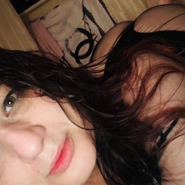 Escorts Rox red hair en London