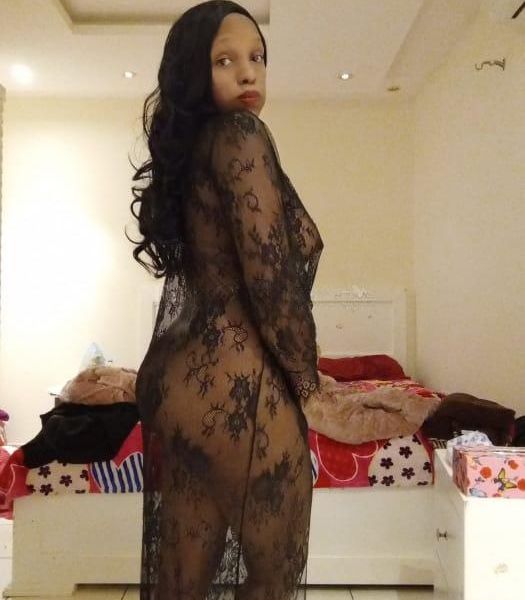 Escorts Warda en Riyadh