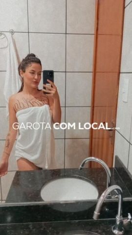 Alana Carmezim