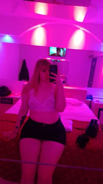 Me llamo Kiara, tengo 21 añitos y quiero pasar un lindo momento con Tigo, soy simpática y amorosa✨🍑 te espero en mí depto para tener una experiencia inolvidable,soy completa y vendo contenido especial.
