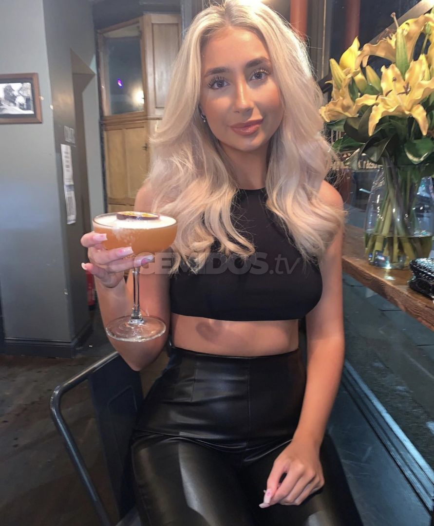 Sophie massage Erotic