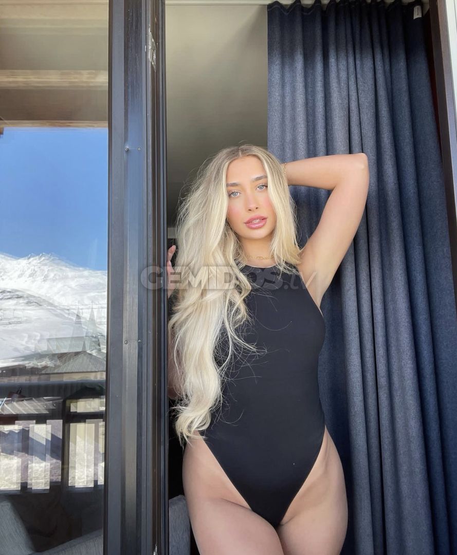 Sophie massage Erotic