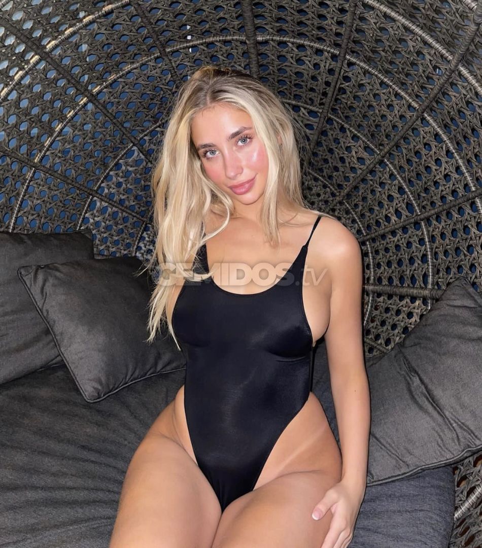 Sophie massage Erotic