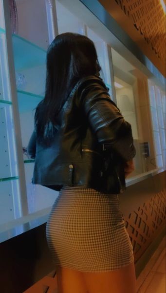 Hola lindo soy Ariadna Masajista escort VIP 
Solo atiendo a caballeros responsables y +25 soy muy divertida y simpática me encanta pasarla bien, y que vos te sientas complacido con mi compañía, solo gente seria.... 
También atiendo a parejas 
✨SIN LUGAR ❗❗
 