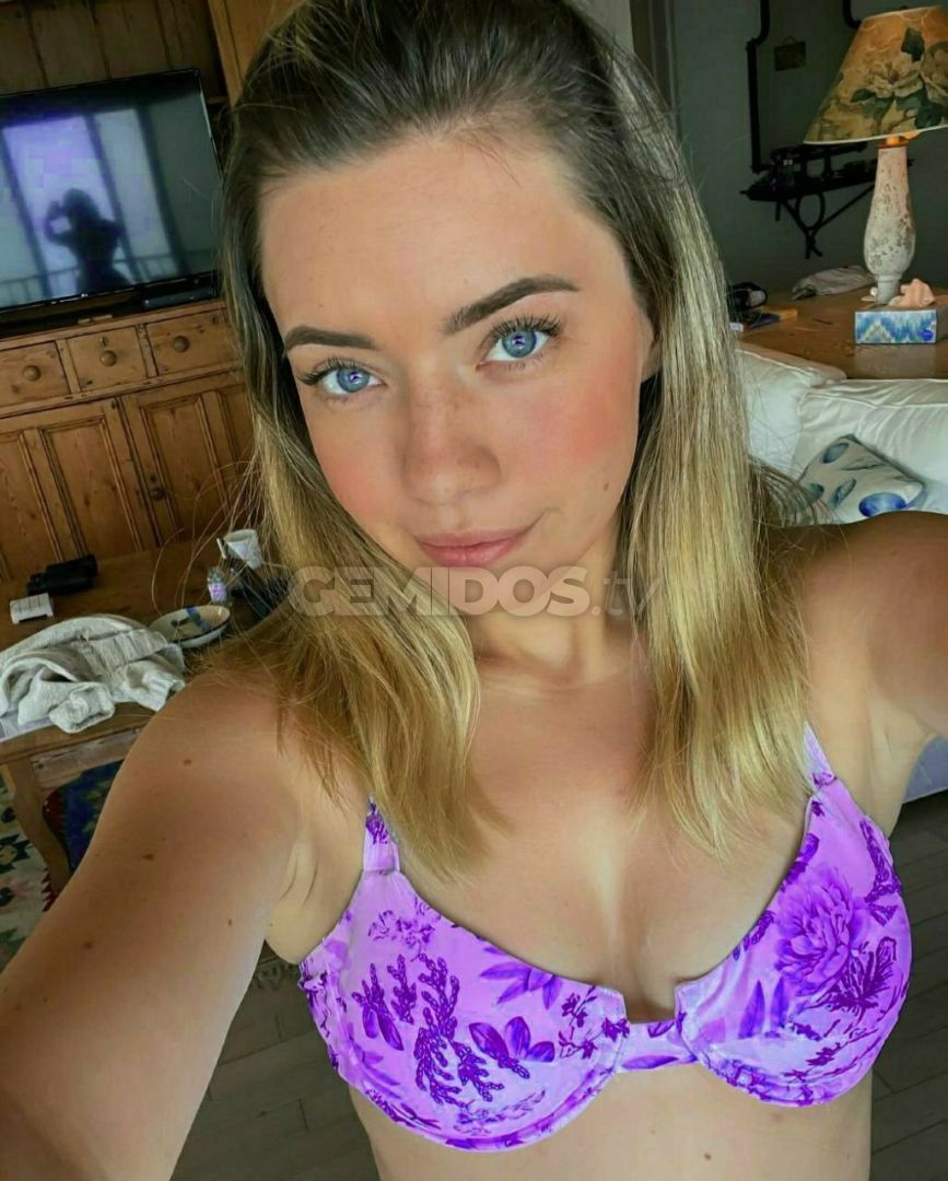 Eve Lyna