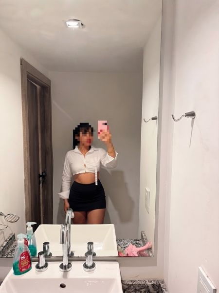  Hola mi nombre es Morena 
Voy a ser tu fantasía favorita con perfume a piel ,sonrisa dulce y un secreto que solo se descubre en persona 🔥❤️


