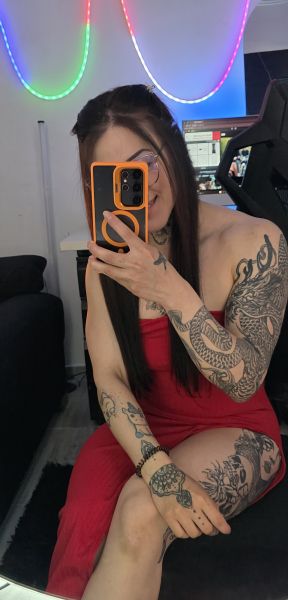 soy , una colombiana ardiente, sensual y muy complaciente.
me encanta provocar, jugar con tu mente y llevarte al limite del placer....

especialista en videollamadas hot, sexting intenso, contenido exclusivo personalizado y muchos mas servicios que te encantaran. Fetichista, atrevida y siempre dispuesta a cumplir tus fantasías mas ocultas.

conmigo no es solo una llamada... es conexión, morbo y mucha quimica.
Despues de probar, vas a querer volver por mas

DISPONIBLE AHORA
SOLO VIRTUAL- 100%REAL
